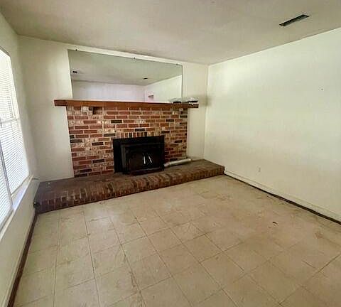 2nd image of 331 Sprucewood Dr