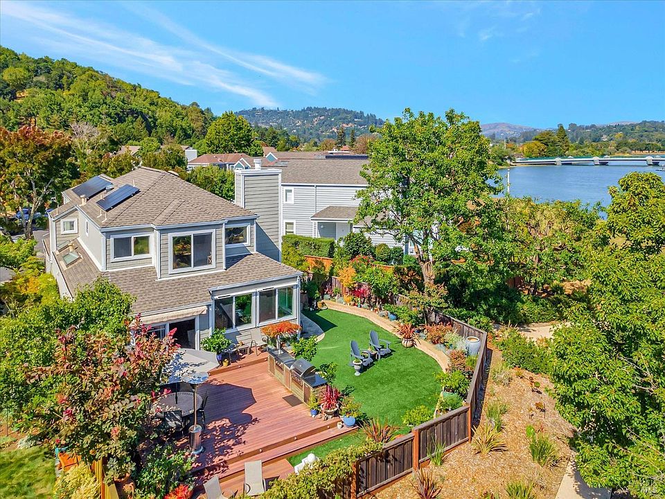 1st image of 17 Crystal Creek Court