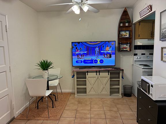 3rd image of 325 Fernwood Rd APT 2