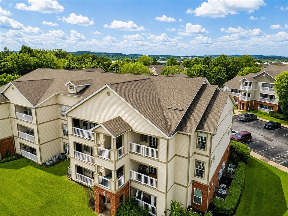 1st image of 4254 NE Meadow Creek Cir APT 302