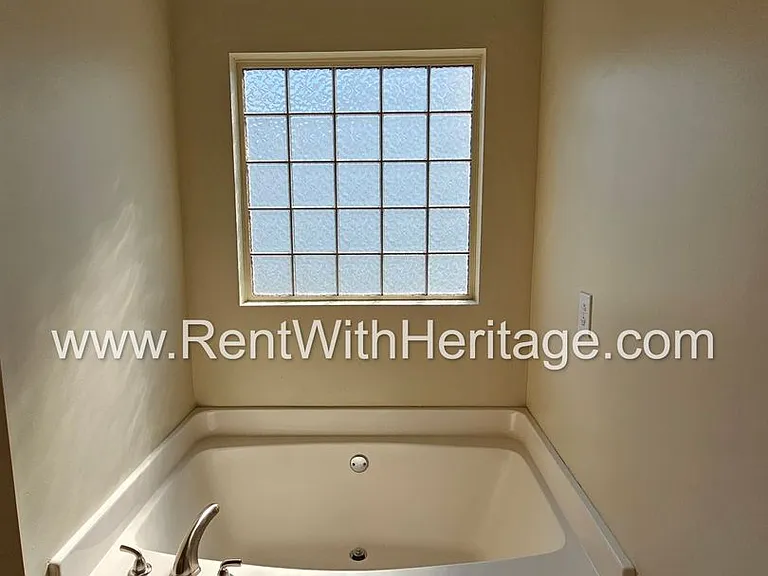 182 Saddleridge Dr — Photo 16