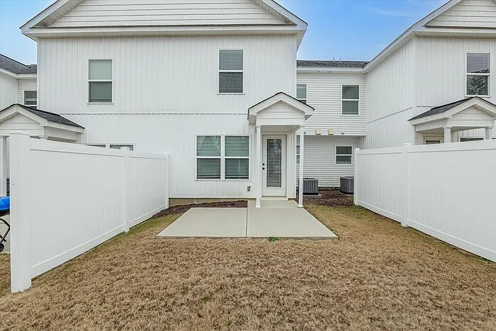 2205 Perrins Ln — Photo 25