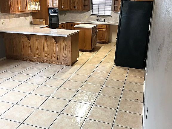 3rd image of 4070 E Austin St