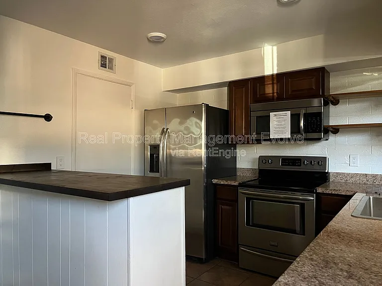 6565 N 19th Ave #51 — Photo 2