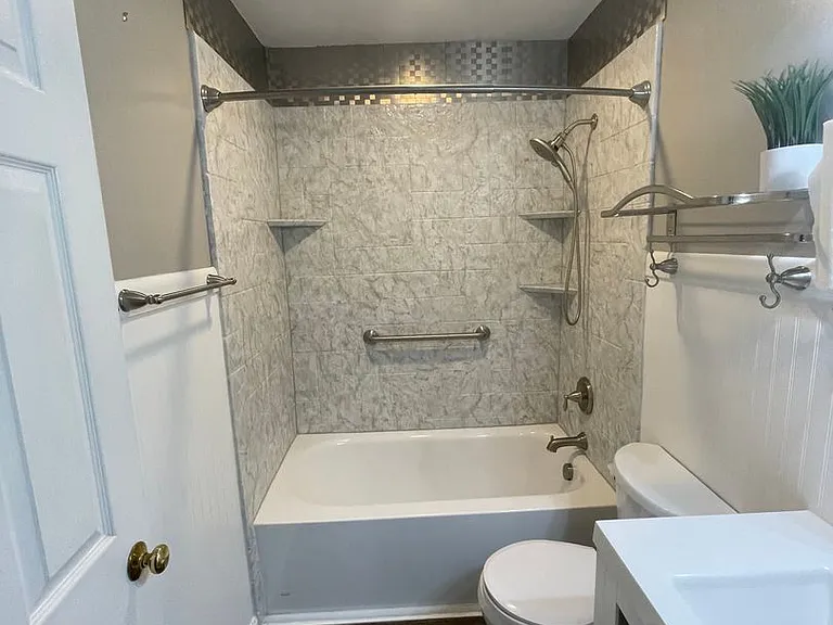 3317 Christopher Dr NW — Photo 9