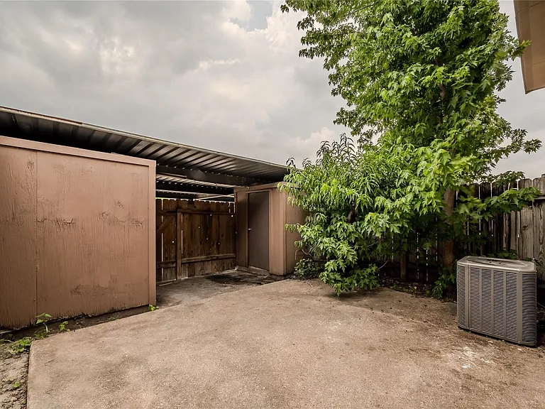1803 Country Village Blvd — Photo 36
