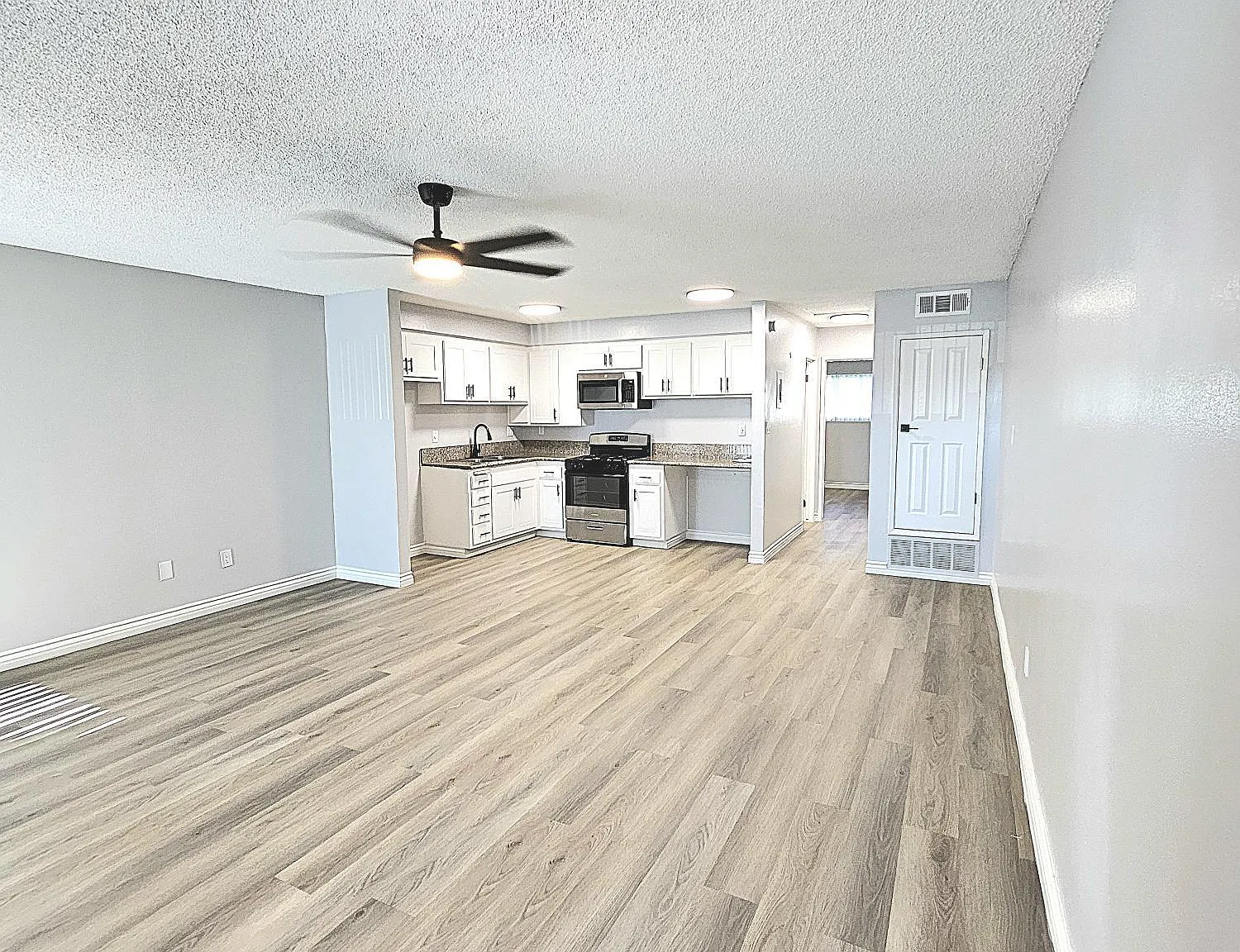 Arroyo Vista Apartments — Photo 2