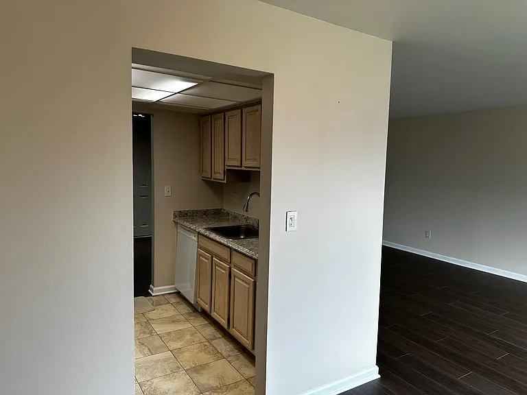 780 E Fox Hills Dr — Photo 20