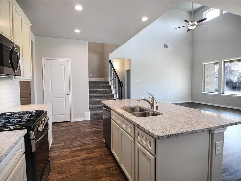 12173 Pearl Bay Ln — Photo 2