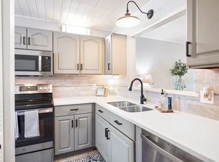 96 Mathews Dr APT 164, Hilton Head Island, SC 29926
