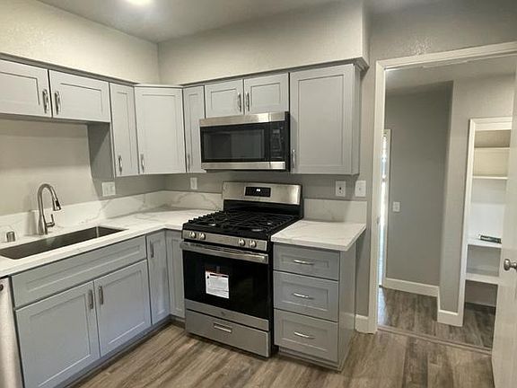 2nd image of 5035 Venuto Way