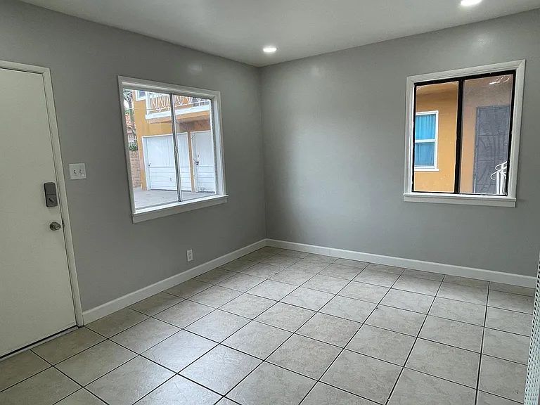 10120 California Ave #D — Photo 9
