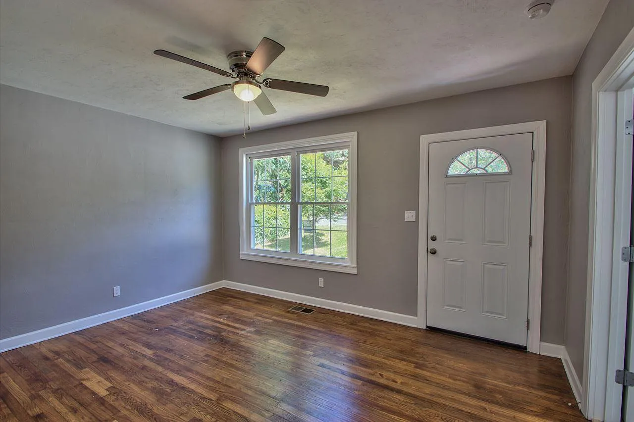 409 Perkins St — Photo 1