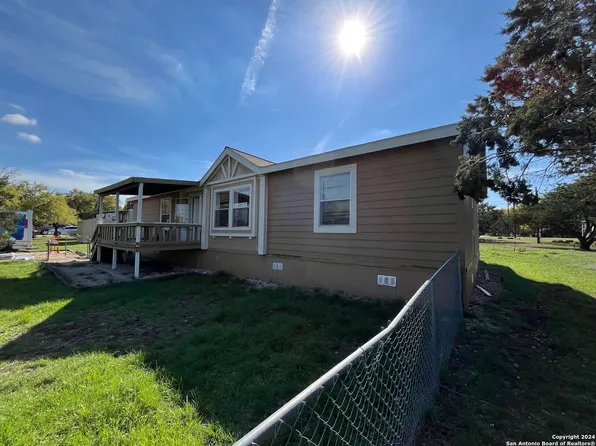 194 private road 1508, Bandera, TX 78003