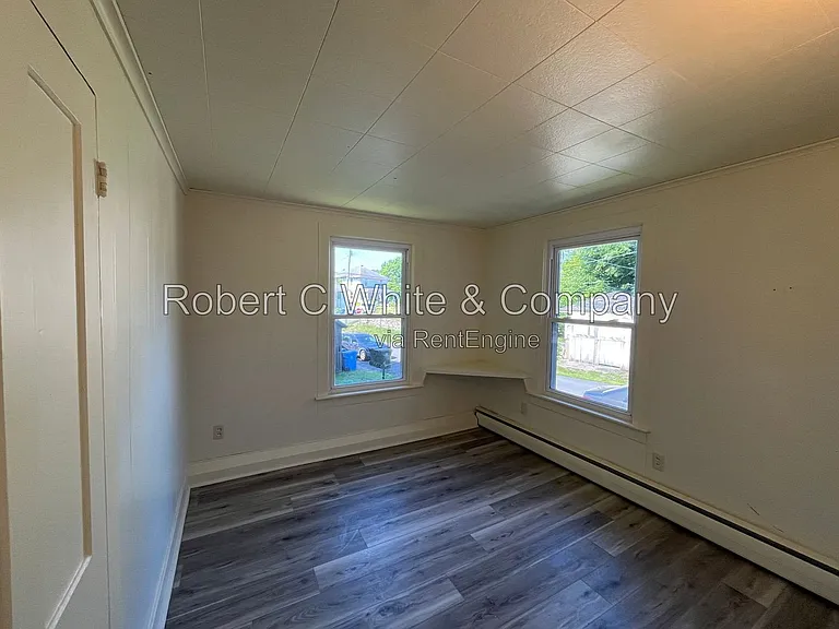 345 W Thames St #2 — Photo 6
