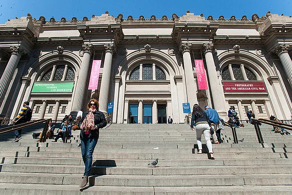 Rented by Compass | media 24