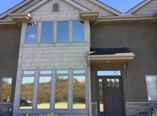 79 Sanctuary Dr, Valparaiso, IN 46385