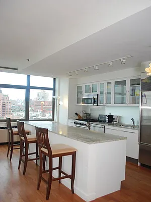 Sold by Sotheby's International Realty | media 7