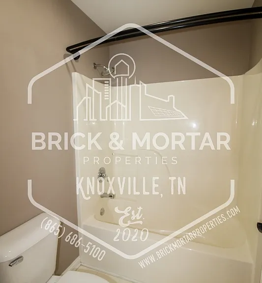 613 Chapel Point Ln — Photo 34
