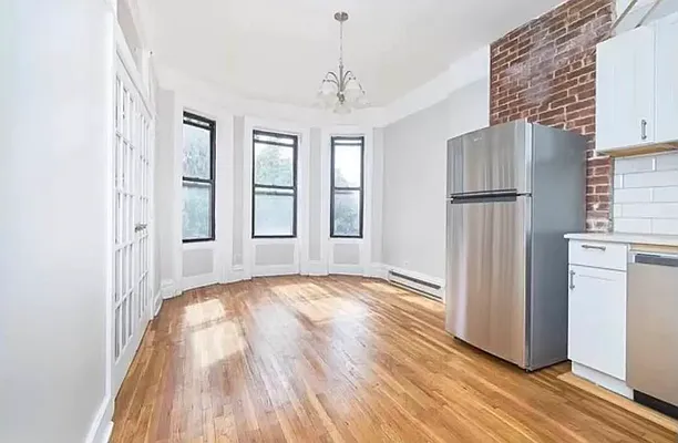 Rented by Compass | media 21