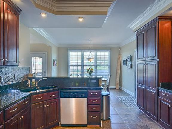 4th image of 1009 Willows Trace Dr