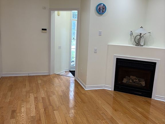 4th image of 799 Ledbury Cres