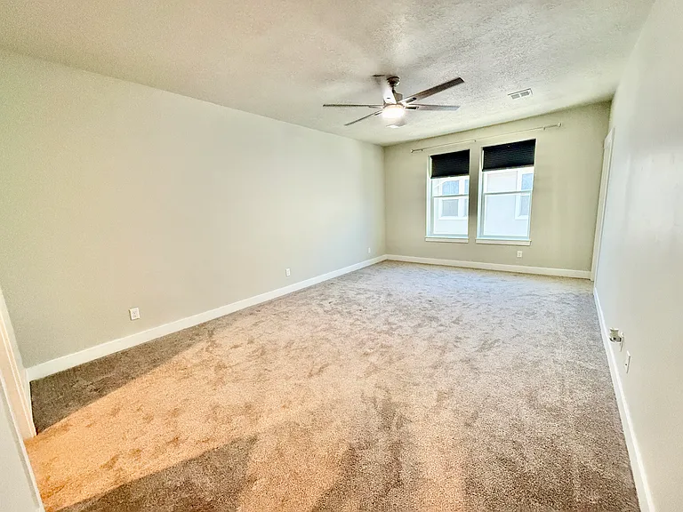 1013 S 2740 E — Photo 6