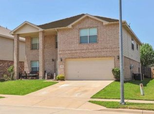 9236 Saint Martin Rd, Fort Worth, TX 76123