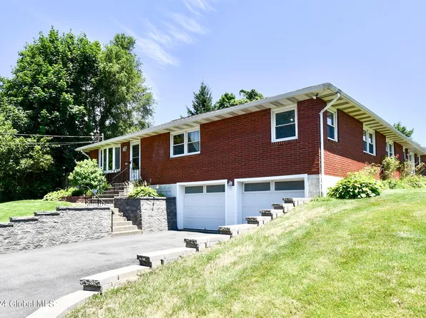 34 Quarry Drive, Colonie, NY 12205