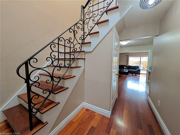 4th image of 34 Dynasty Ave #13