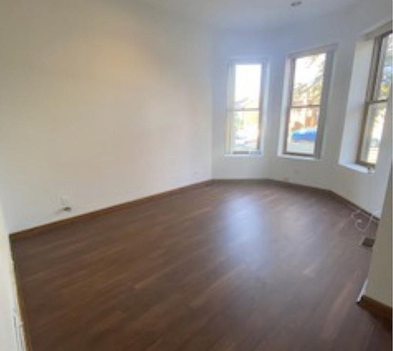 2nd image of 3339 S Emerald Ave #1014