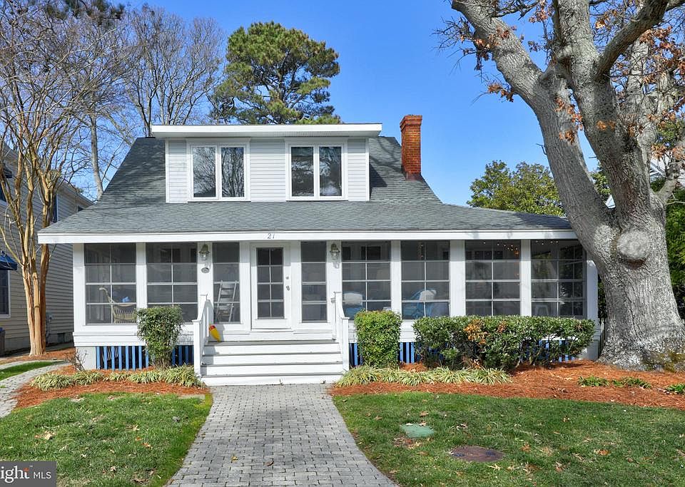 1st image of 21 Columbia Ave