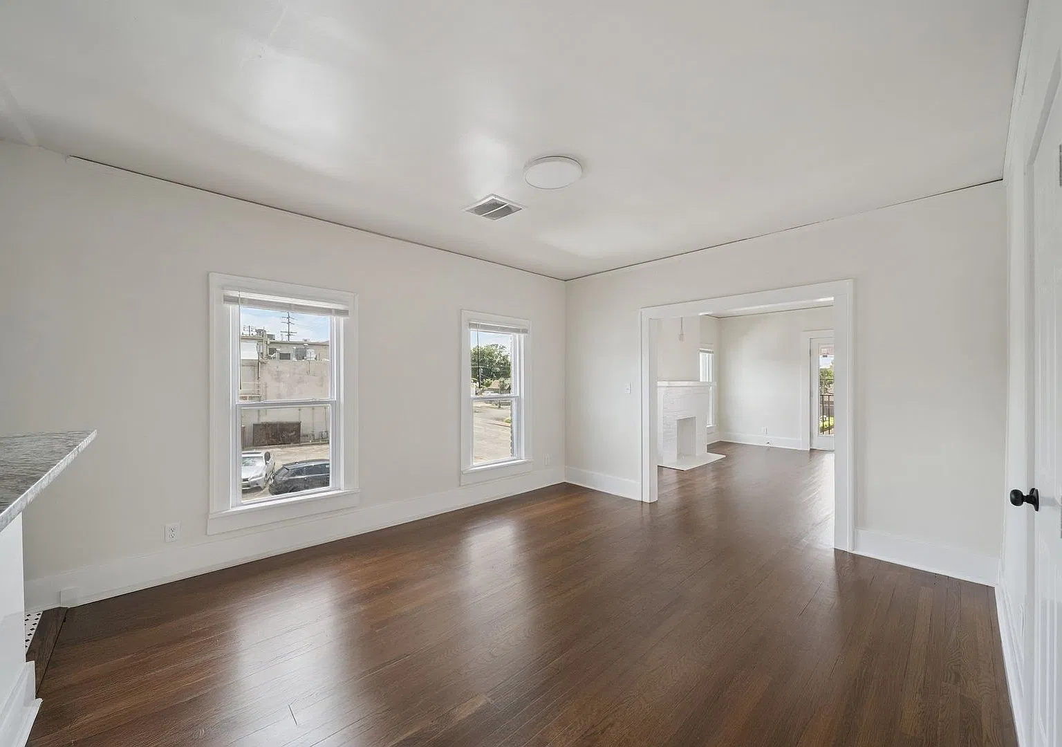 Airbnb-Fully Furnished Short/Midterm Rental-All Bills Paid! — Photo 4