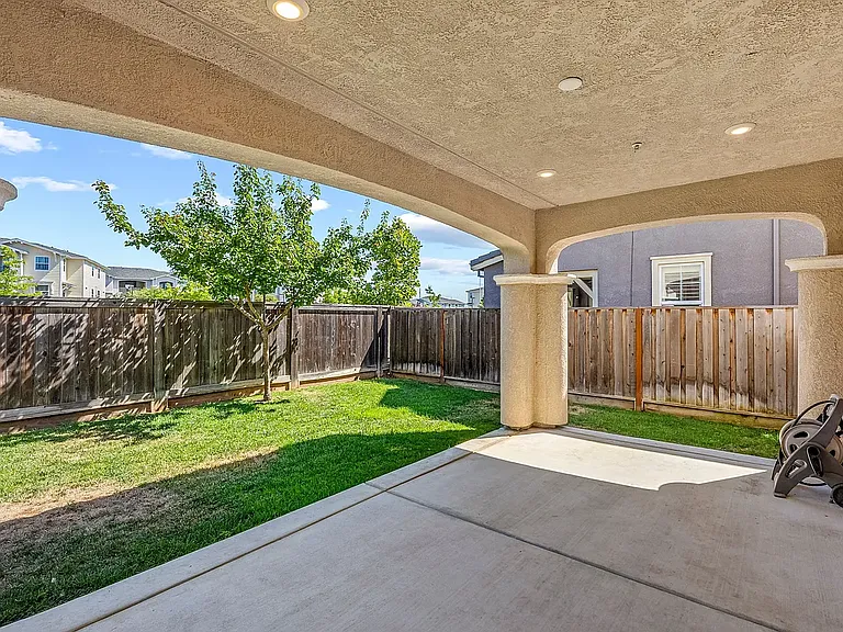 119 Chickadee Ln — Photo 12