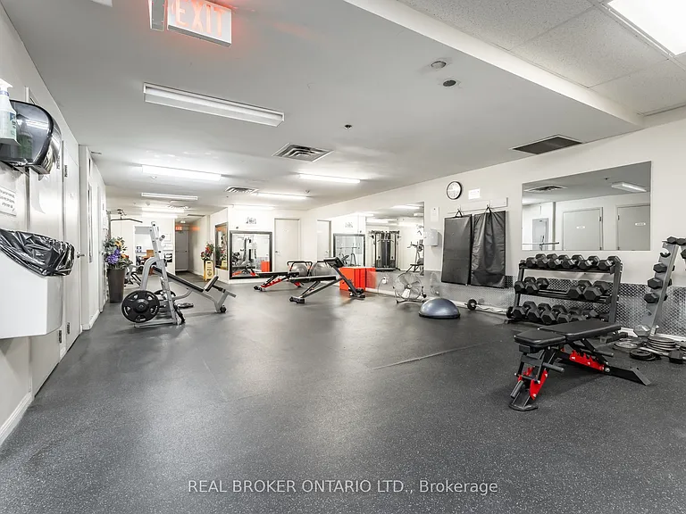 11 Niagara St W #32 — Photo 30