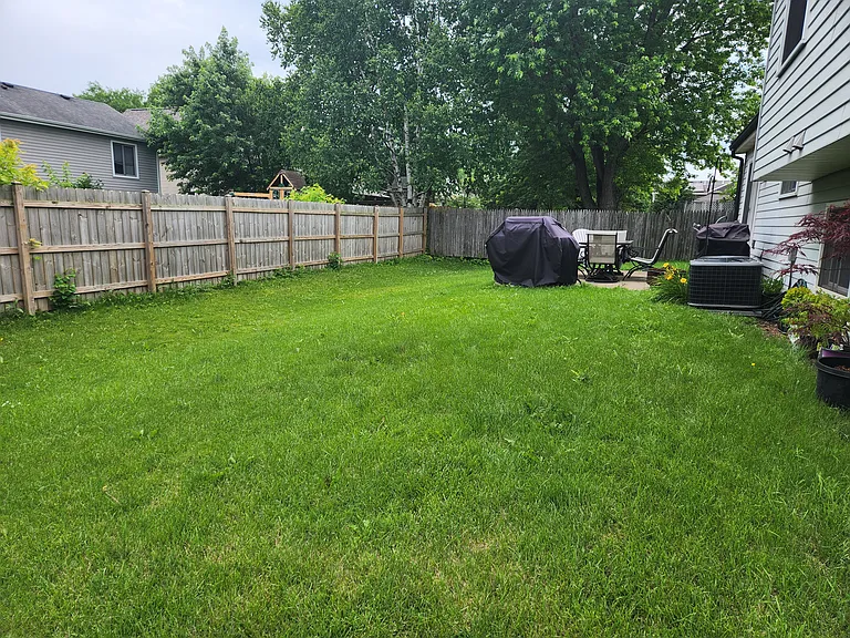 827 Boxwood Dr — Photo 27