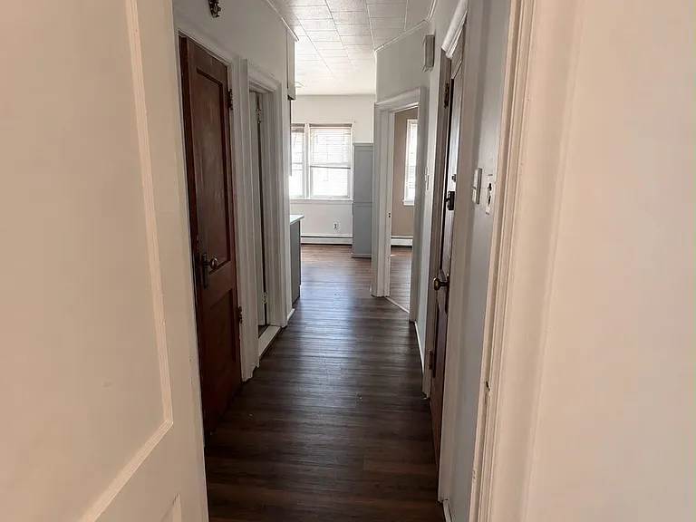 162 W 9th St — Photo 9