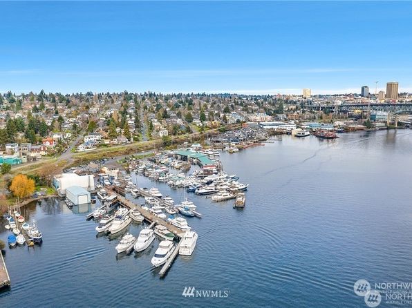 2309 N Northlake Way #3A