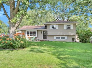 5915 Pershing Ave, Downers Grove, IL 60516