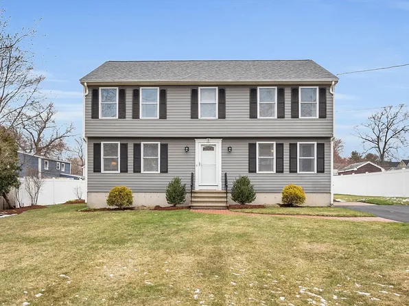 8 Liberty St, Wilmington, MA 01887