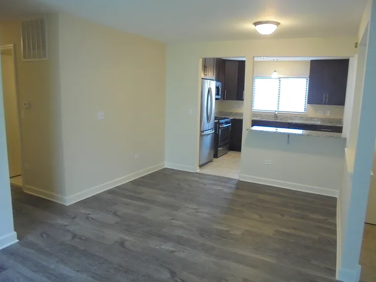 137 Manchester Ct — Photo 17