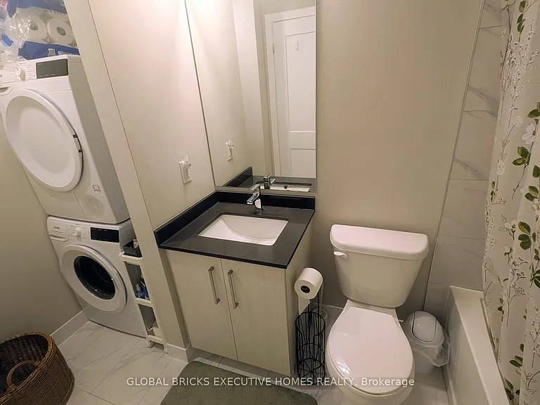 15 Queen St S #706 — Photo 10