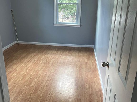 4th image of 26 S 18th St