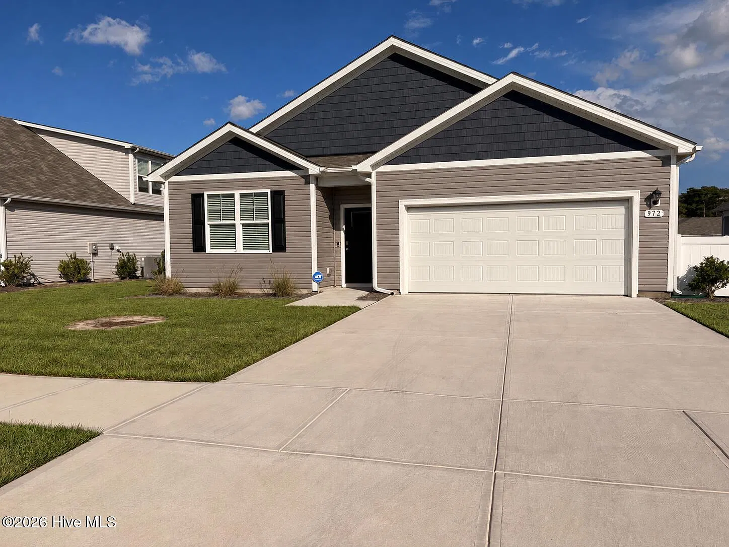 4 bed, 2.0 bath, 1774 sqft, $1,995 — Photo 1
