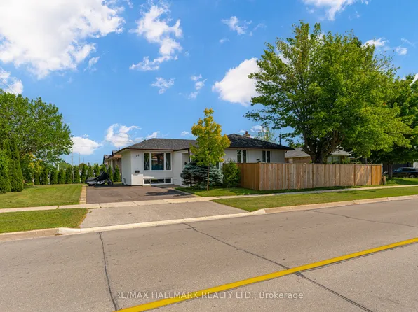 366 Wildwood Dr, Oakville, ON L6K 1T2