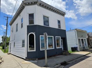 102 W Winnebago St, Friesland, WI 53935