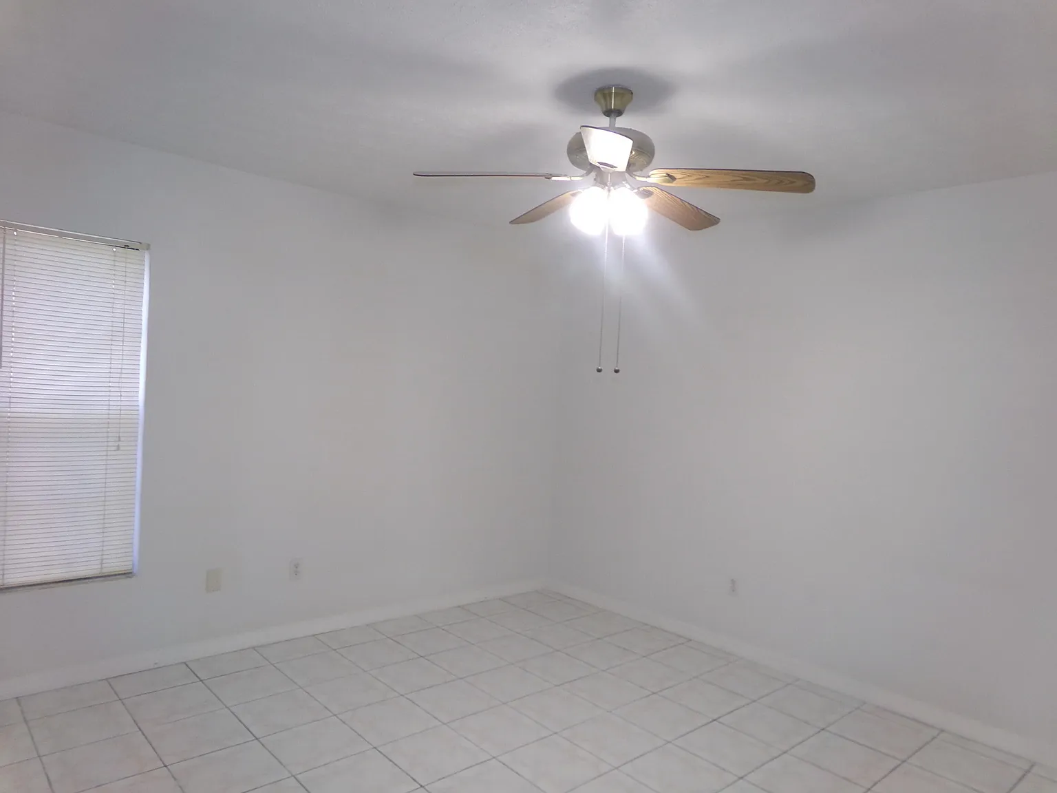 3 bed, 2.0 bath, 1634 sqft, $2,300 — Photo 4