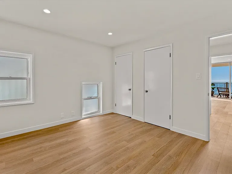 20656 Pacific Coast Hwy — Photo 16