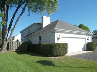 235 Kingsway Dr, Aurora, IL 60506