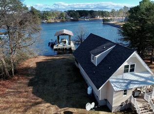 766 Oyster Point Dr, Reedville, VA 22539